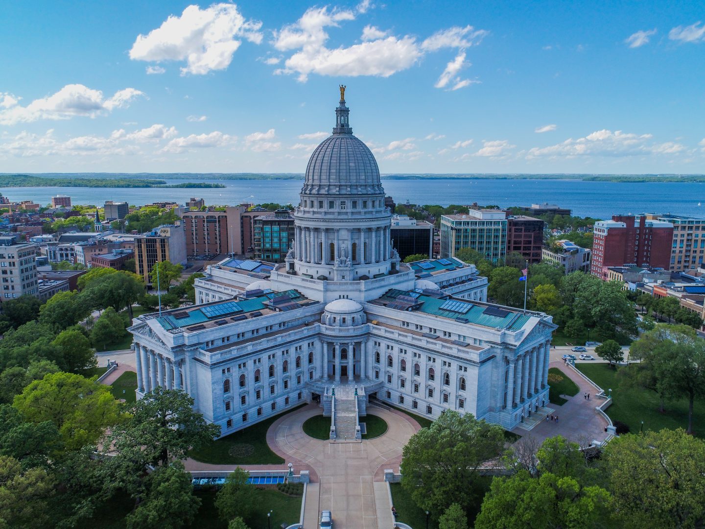 Aerial view of the Wisconsin capital building.